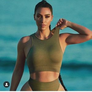 STRETCH RIB HIGH NECK BRA + STRETCH RIB SHORTS